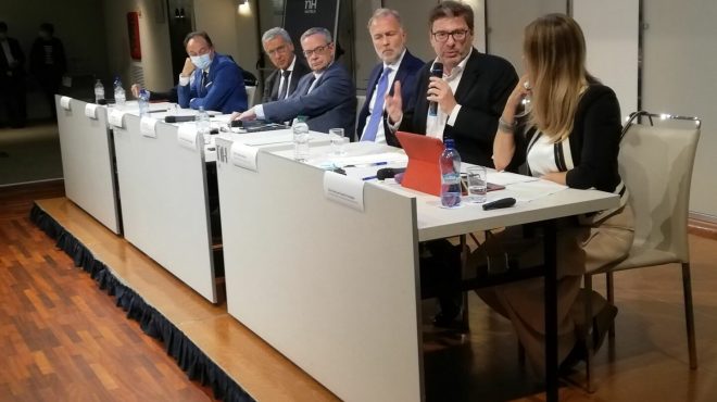 Giorgetti “lo sviluppo economico lo fanno le imprese non lo Stato”