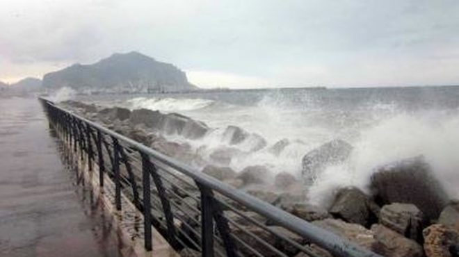 Maltempo e allagamenti a Palermo, frana a Partanna Mondello