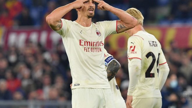 Il Milan espugna Roma con super Ibra, in testa col Napoli