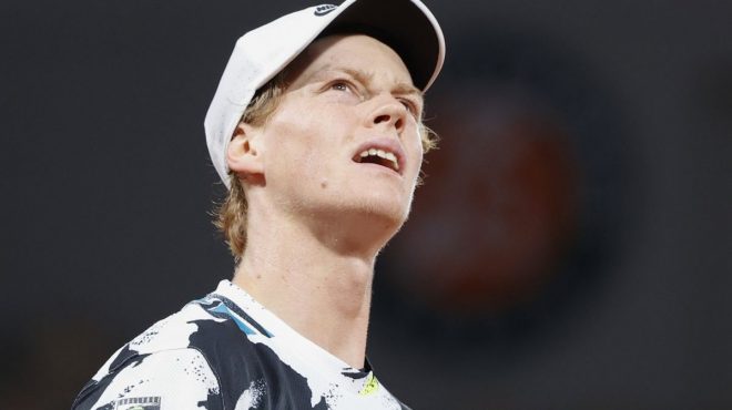 Atp Finals, Sinner batte Hurkacz all’esordio