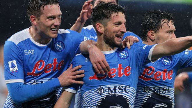 Napoli-Lazio 4-0, partenopei in vetta nel ricordo di Maradona