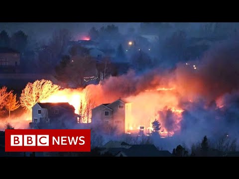 Tens of thousands flee Colorado wildfires – BBC News