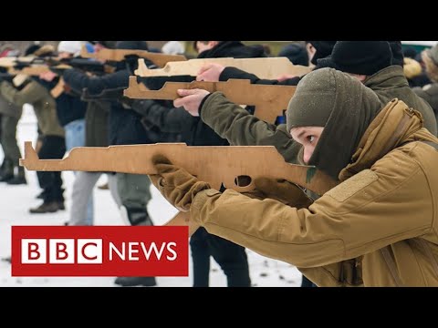 Ukraine’s vulnerable port city of Mariupol prepares for feared invasion – BBC News