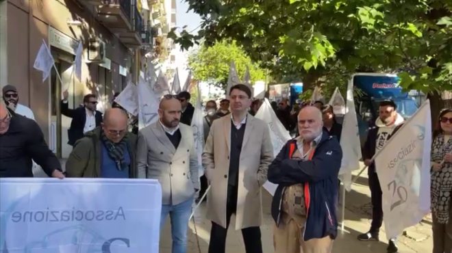 Bus turistici, a Palermo la protesta della categoria “Servono ristori”