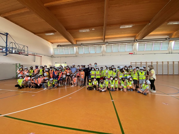 E.Romagna, migliaia di caschetti da bici per i bimbi delle elementari