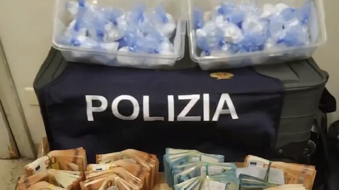 Droga e riciclaggio, sgominata organizzazione italo-albanese a Bologna