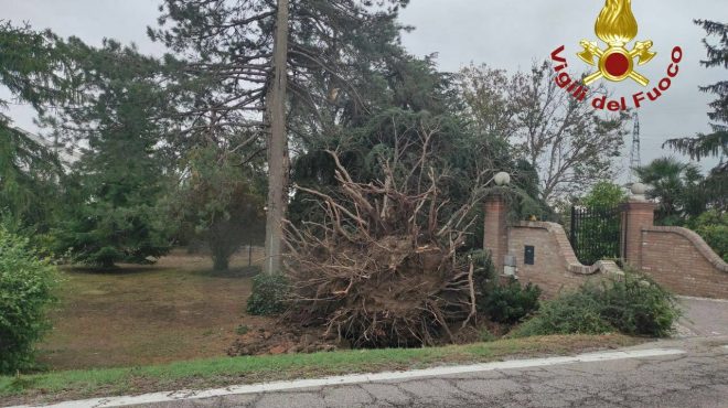 Maltempo da Piacenza a Ferrara, in E.Romagna 200 interventi dei pompieri