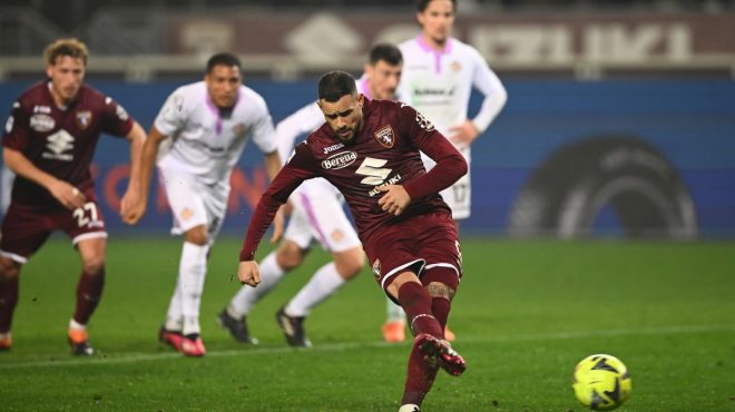 Torino e Cremonese pareggiano 2-2 nel posticipo