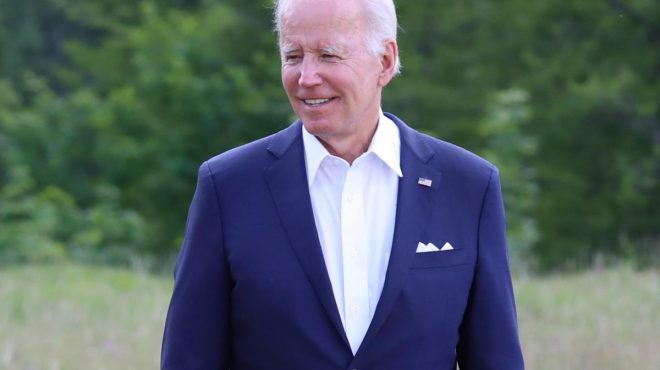 Biden “Kiev resiste e continua a essere libera”