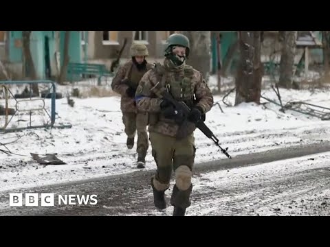 Ukraine frontline fighting:  street battles as Russia advances on Vuhledar – BBC News