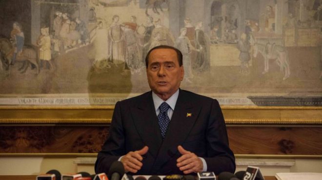 Berlusconi esce dalla terapia intensiva, prosegue degenza in reparto