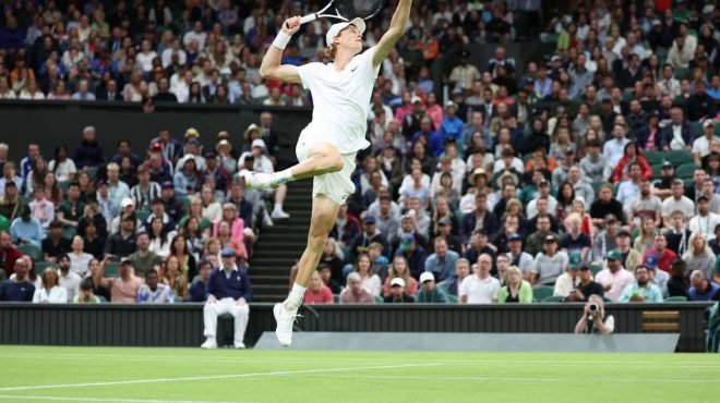 Sinner agli ottavi a Wimbledon, avanza Berrettini