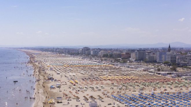 La riviera romagnola è adesso tutta balneabile