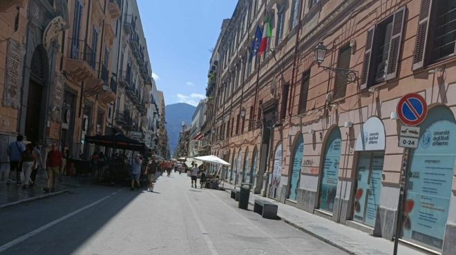 Palermo, più controlli nel centro storico, via le bancarelle abusive. Carta “Nei prossimi giorni si riunisce task force”