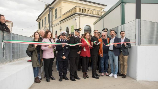 Inaugurato il sottopassaggio e i marciapiedi della stazione di Guastalla