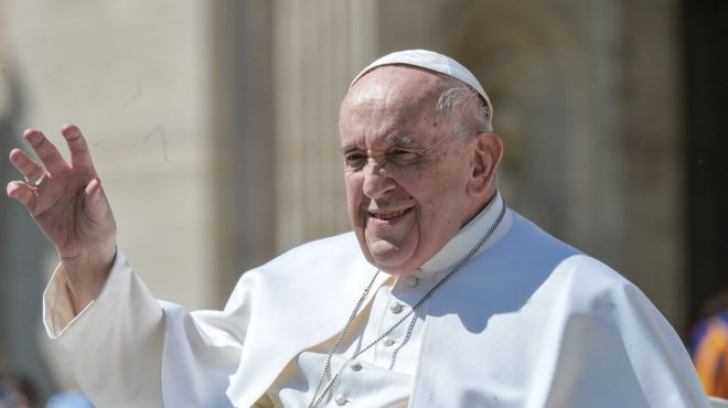 Papa “La violenza contro le donne è una velenosa gramigna della società”