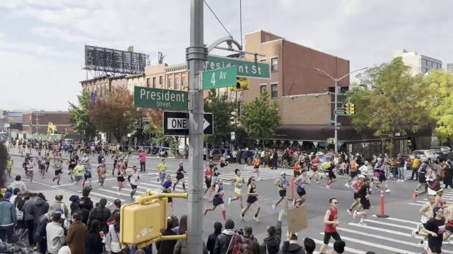 Maratona di New York, festa per le strade di Brooklyn