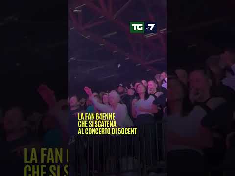 La #fan 64enne che si scatena al #concerto di #50cent