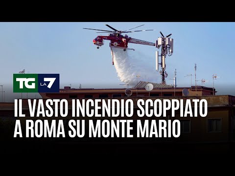 Il vasto incendio scoppiato a Roma su Monte Mario