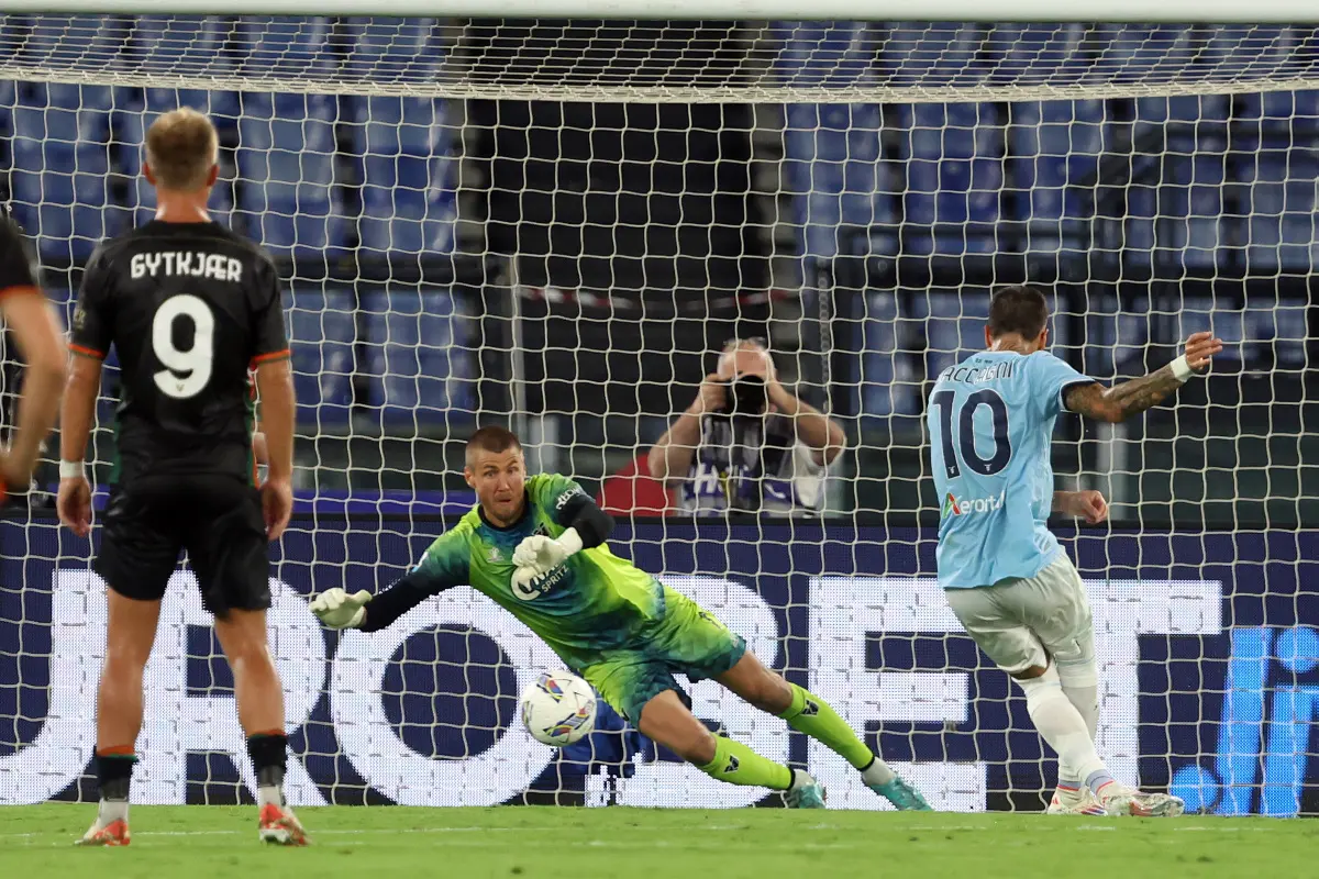 Andersen illude il Venezia, la Lazio si rialza e vince 3-1