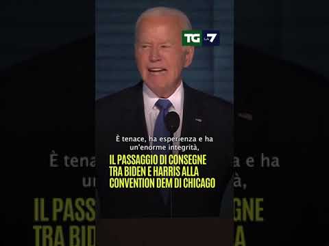 Il passaggio di consegne tra #Biden e #Harris alla convention dem di Chicago