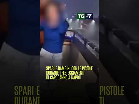 Spari e bambini con le pistole durante i festeggiamenti di capodanno a ##Napoli